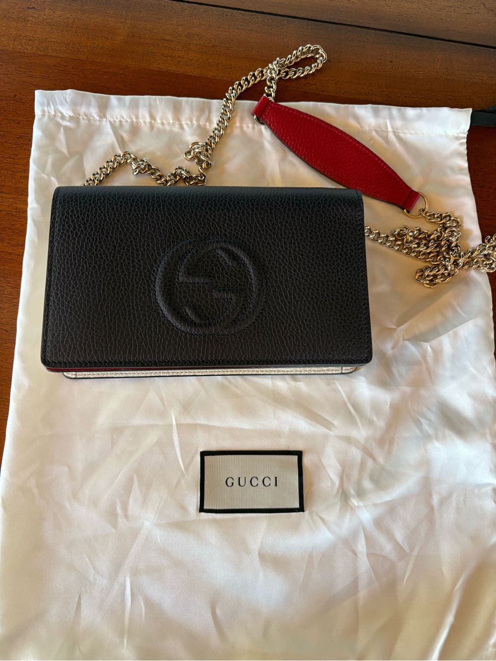 Gucci Navy Pebbled Leather Cross-Body/Clutch with Red & White Side Panels - Picture 4 of 13